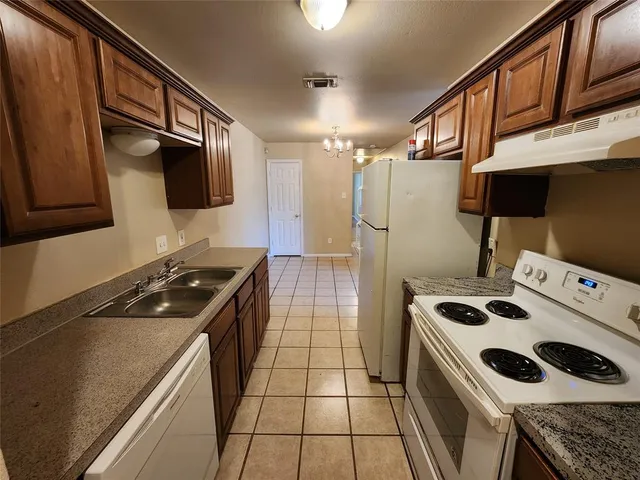 $1,300 | 939 Baker Street, Fort Worth, TX 76104