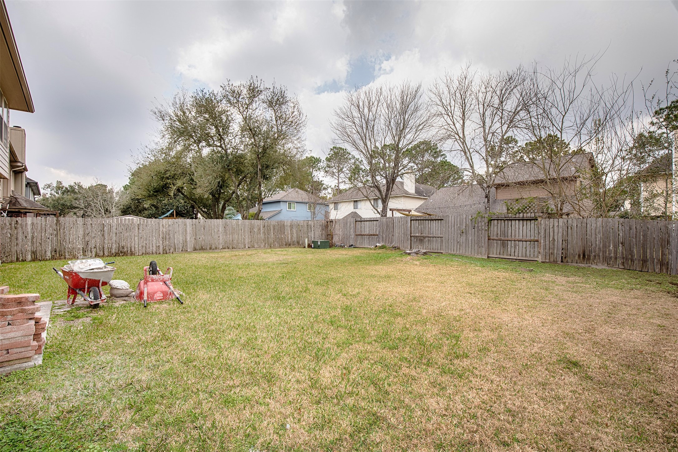 1627 Mabry Mill Road Houston, TX 77062 - Photo 29 of 32 a view of garden with patio