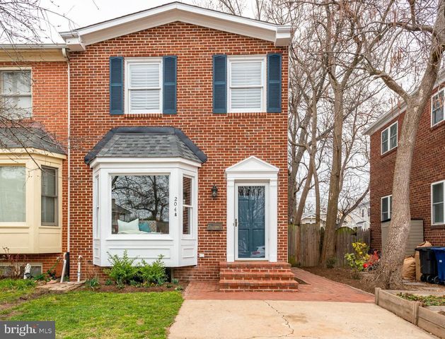 $903,500 | 204 East Bellefonte Avenue, Unit A, Alexandria, VA 22301