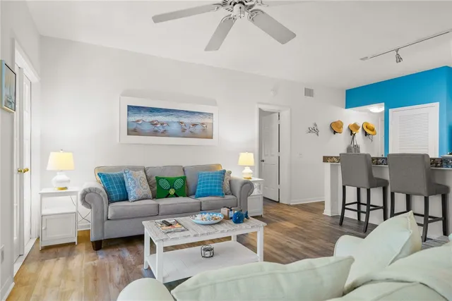 $355,000 | 1215 Winding Oaks Circle East, Unit 403, Vero Beach, FL 32963