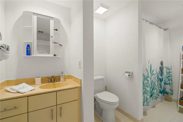 $355,000 | 1215 Winding Oaks Circle East, Unit 403, Vero Beach, FL 32963