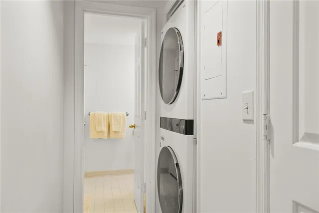 $355,000 | 1215 Winding Oaks Circle East, Unit 403, Vero Beach, FL 32963