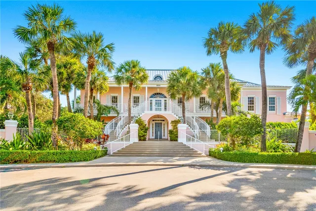 $355,000 | 1215 Winding Oaks Circle East, Unit 403, Vero Beach, FL 32963