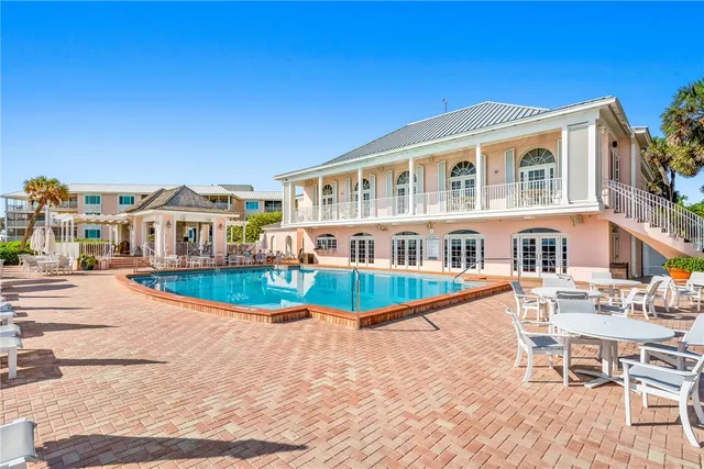 $355,000 | 1215 Winding Oaks Circle East, Unit 403, Vero Beach, FL 32963