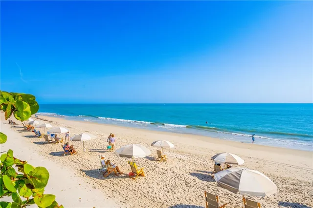 $355,000 | 1215 Winding Oaks Circle East, Unit 403, Vero Beach, FL 32963