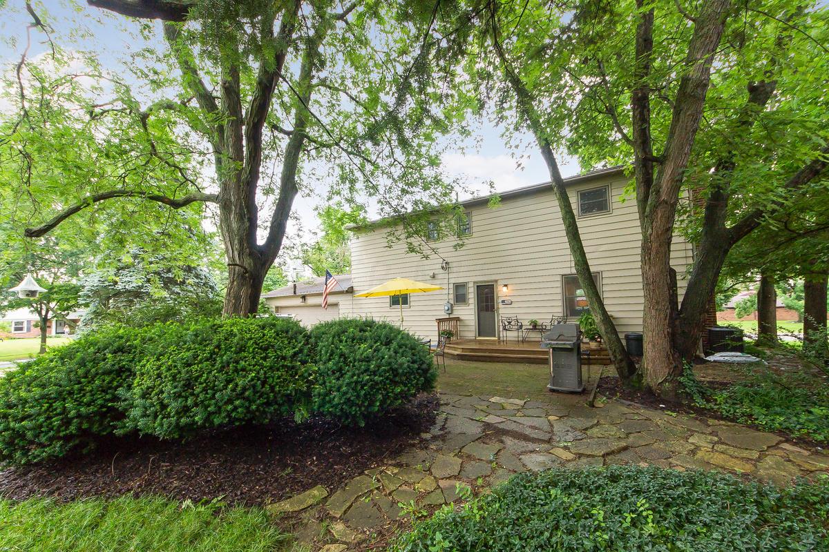 4261 Castleton Road Columbus, OH 43220 - Photo 28 of 32
