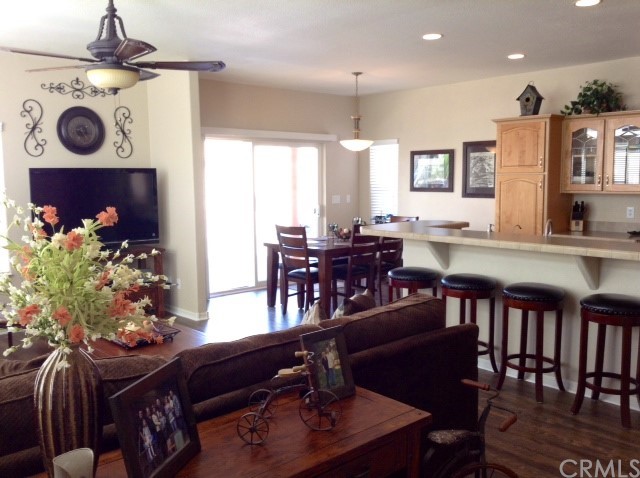 1133 Marina Drive Needles, CA 92363 - Photo 6 of 23 LIVING ROOM