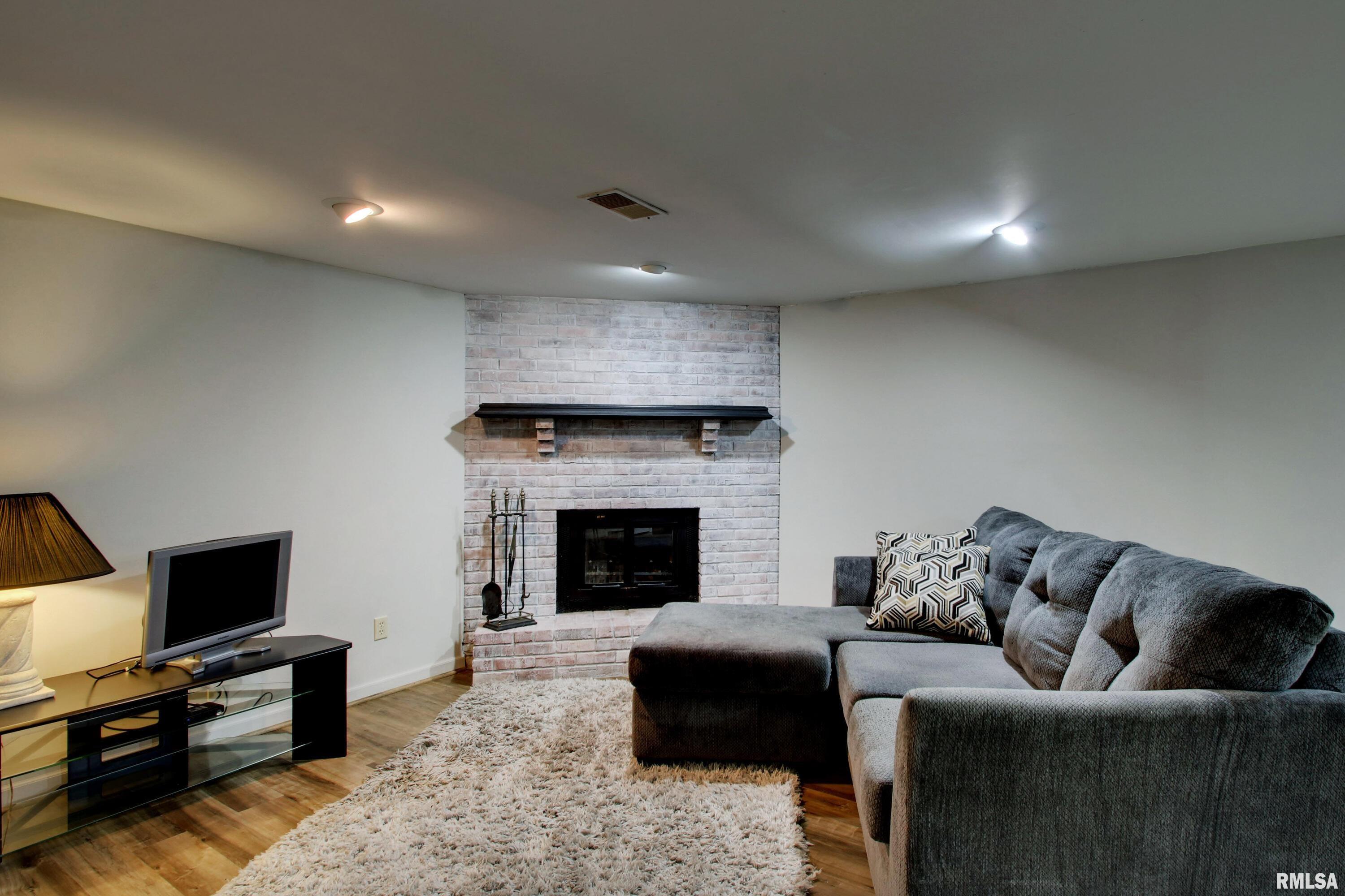 1826 Rim Road Quincy, IL 62305 - Photo 17 of 25 Gallery Image 17