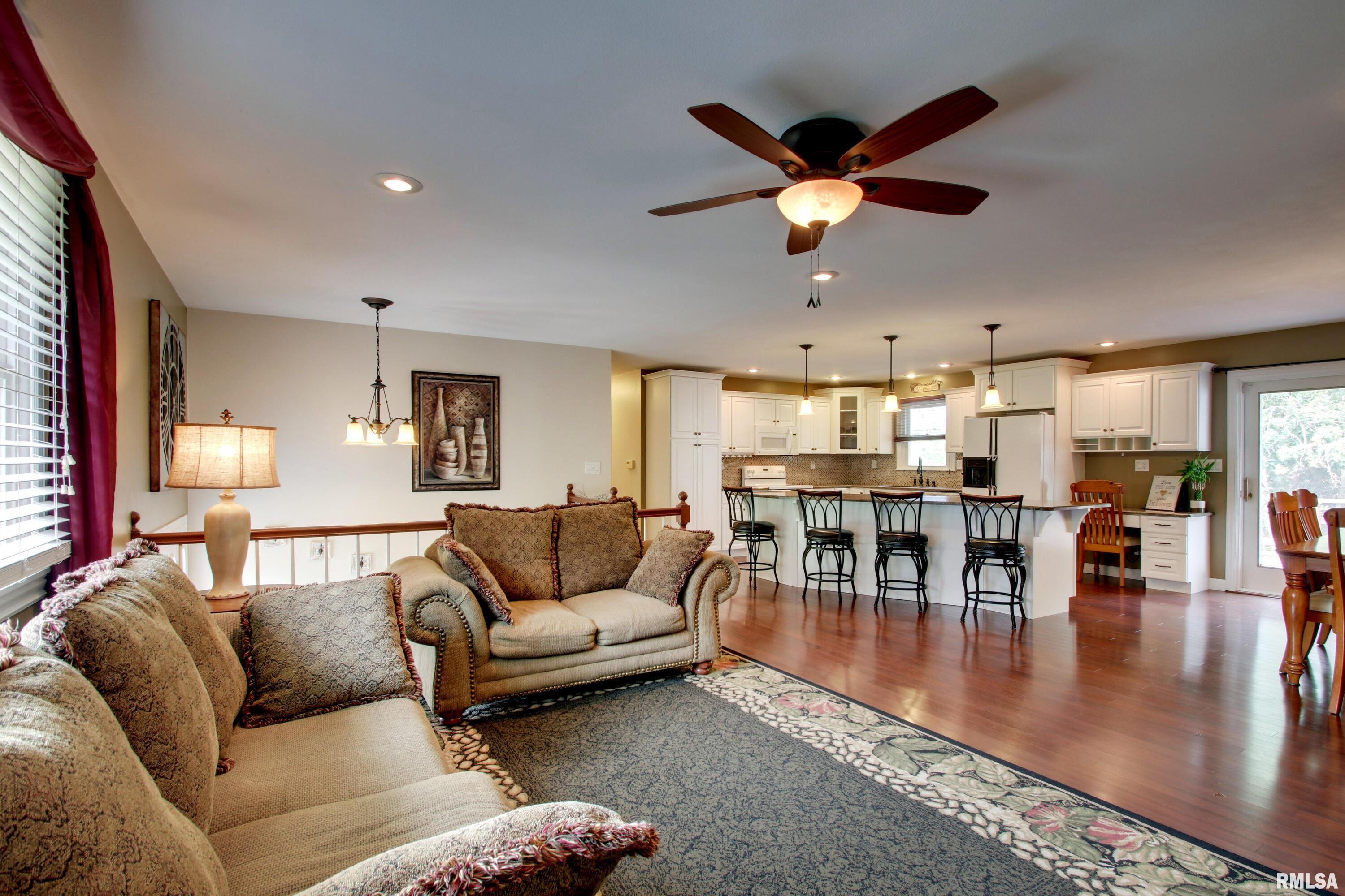 1826 Rim Road Quincy, IL 62305 - Photo 2 of 25 Gallery Image 2