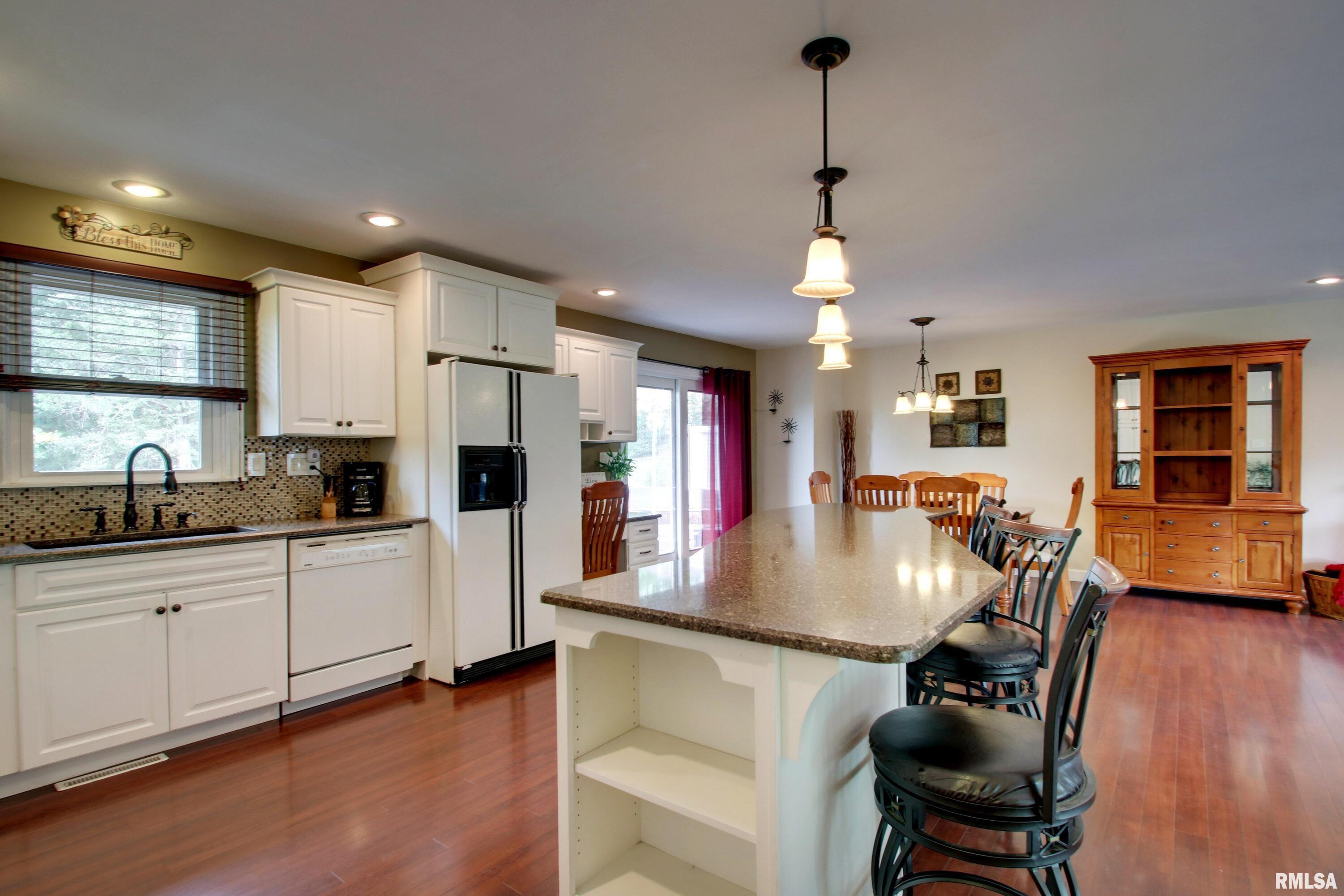 1826 Rim Road Quincy, IL 62305 - Photo 6 of 25 Gallery Image 6