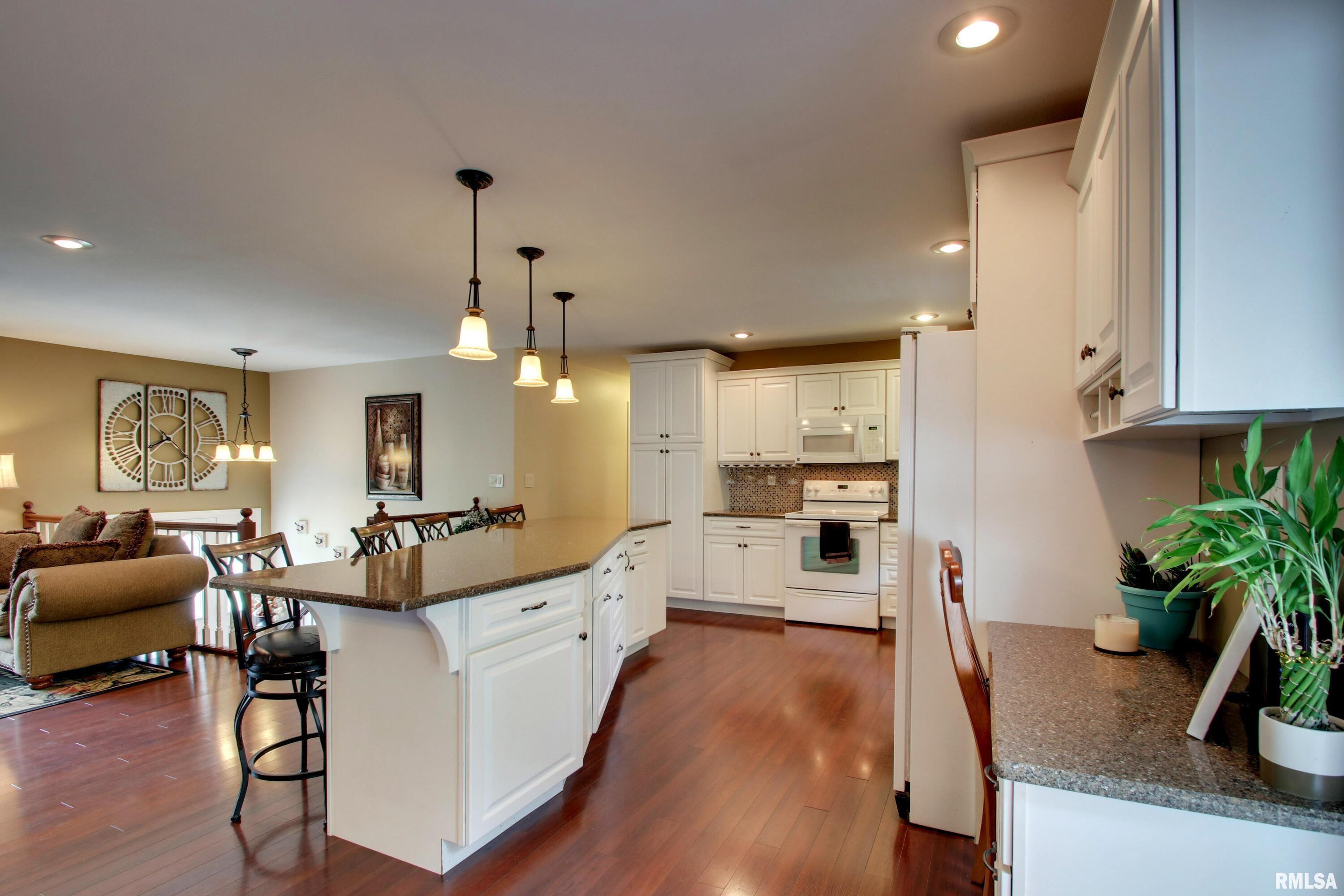 1826 Rim Road Quincy, IL 62305 - Photo 7 of 25 Gallery Image 7