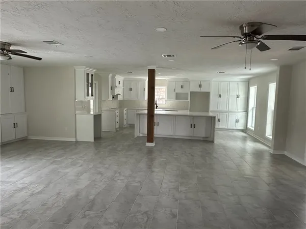 $379,000 | 2507 Oak Circle, Bryan, TX 77802