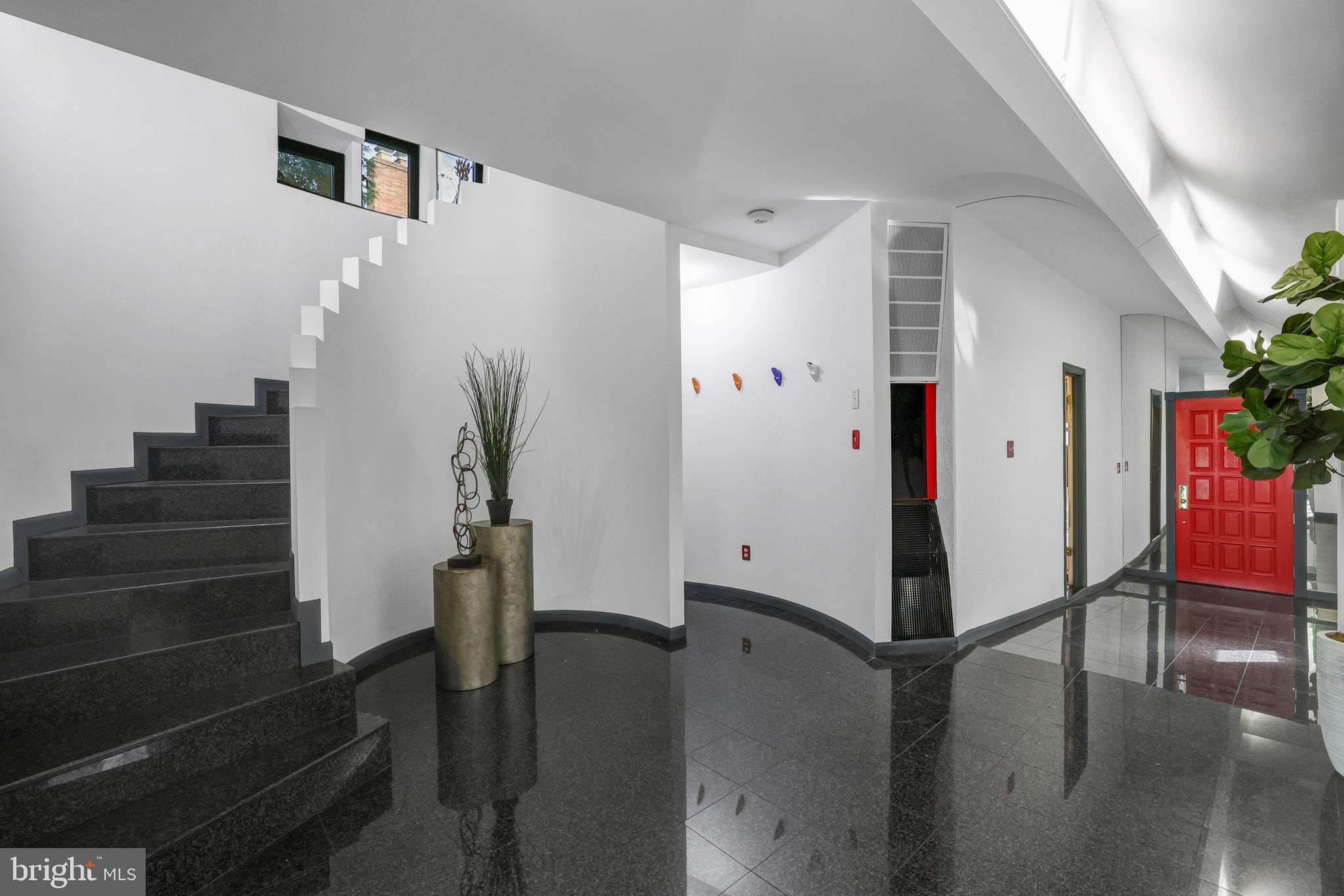 1452 Foxhall Road Northwest Washington, DC 20007 - Photo 14 of 72 Entrance