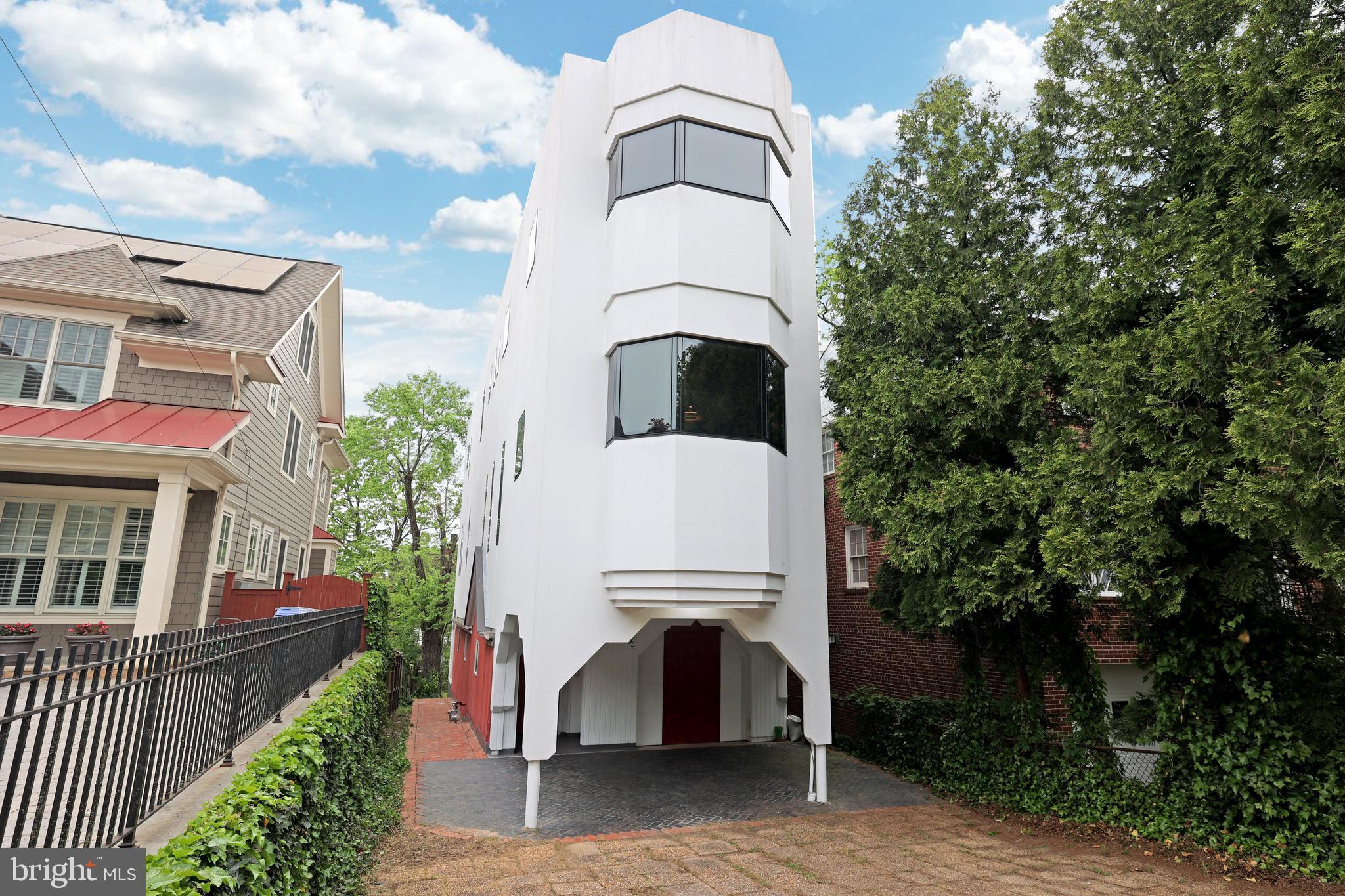 1452 Foxhall Road Northwest Washington, DC 20007 - Photo 3 of 72