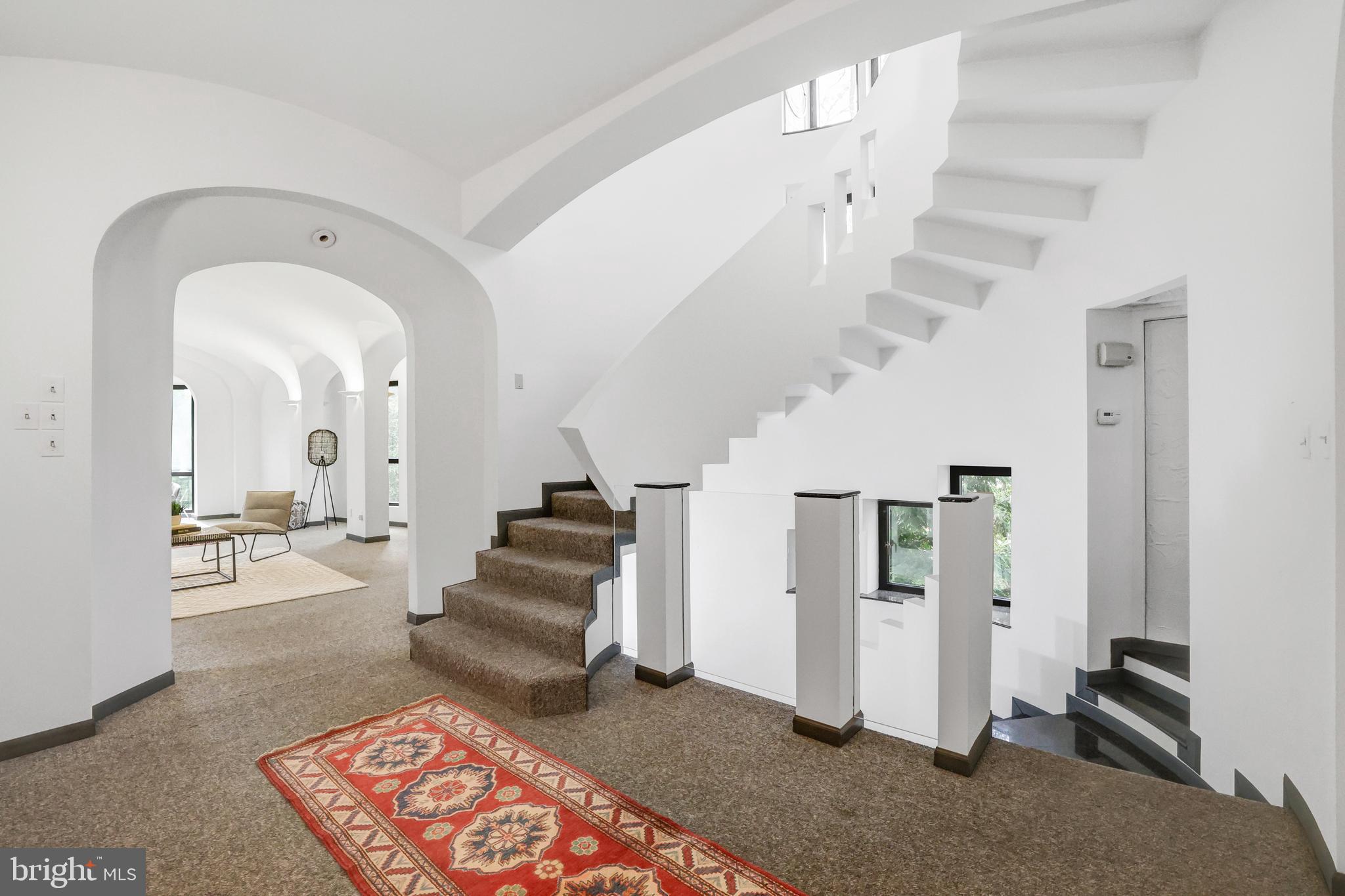 1452 Foxhall Road Northwest Washington, DC 20007 - Photo 7 of 72 Second level landing