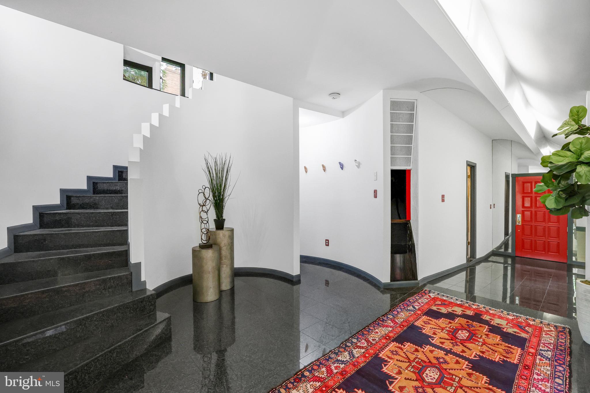 1452 Foxhall Road Northwest Washington, DC 20007 - Photo 8 of 72 First level entrance