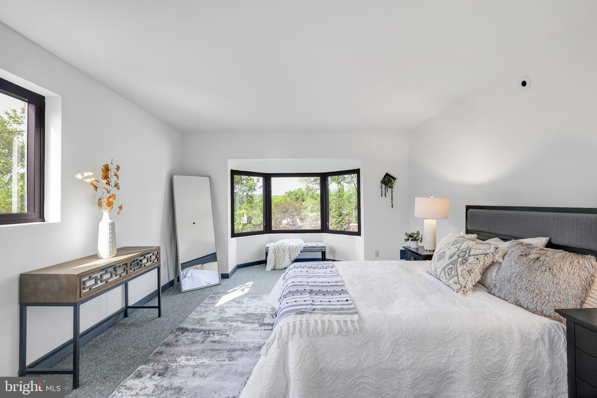 1452 Foxhall Road Northwest Washington, DC 20007 - Photo 10 of 72 Primary Suite