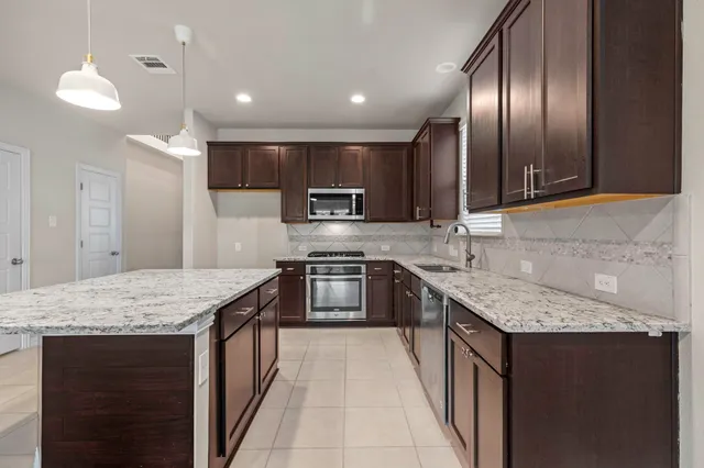 $2,600 | 22025 Abigail Way, Pflugerville, TX 78660