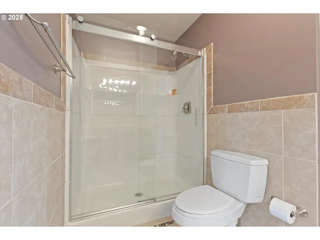 $618,000 | 180 Southeast Highway 101, Unit 17, Lincoln City, OR 97367