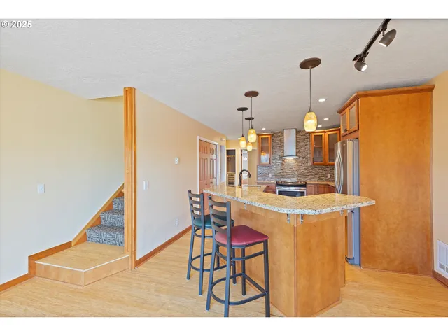 $618,000 | 180 Southeast Highway 101, Unit 17, Lincoln City, OR 97367