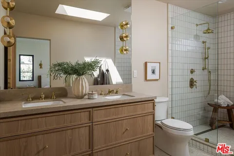 $1,895,000 | 3169 Garden Avenue, Los Angeles, CA 90039
