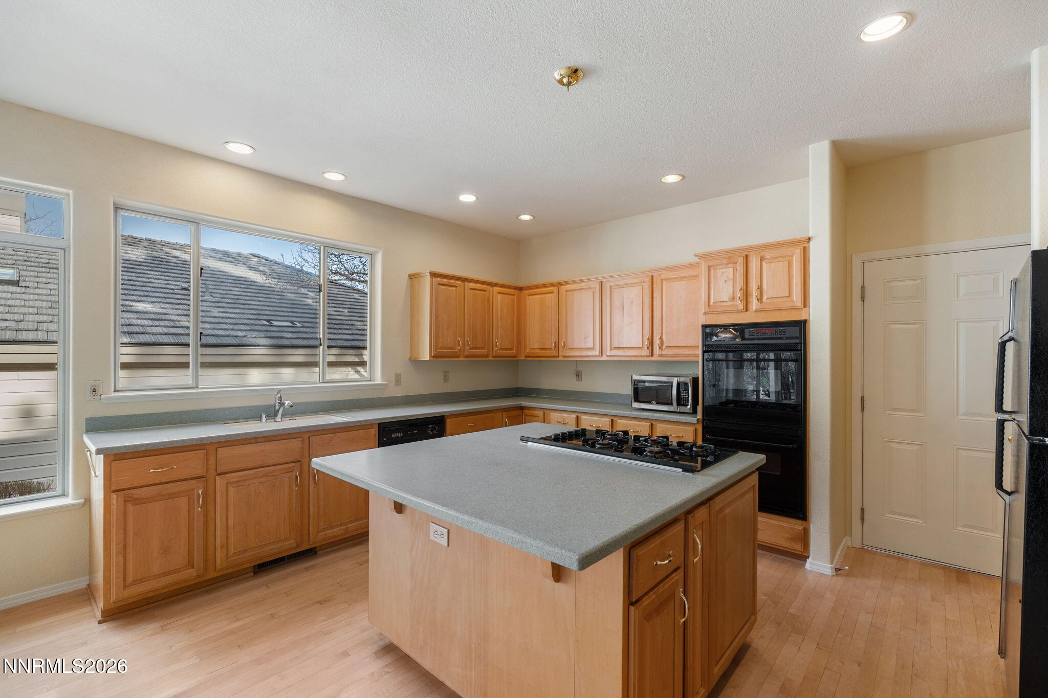 4005 Nemaha Creek Court Reno, NV 89519 - Photo 14 of 32 16-web-or-mls-DSC09881