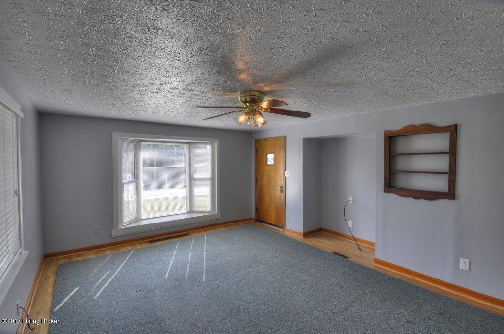 8202 Terry Road Louisville, KY 40258 - Photo 3 of 34 _DSC0040_1_2