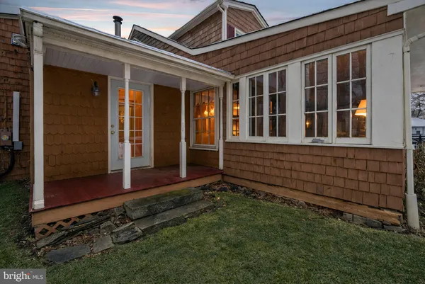 $789,000 | 402 Main Street, Manalapan, NJ 07726