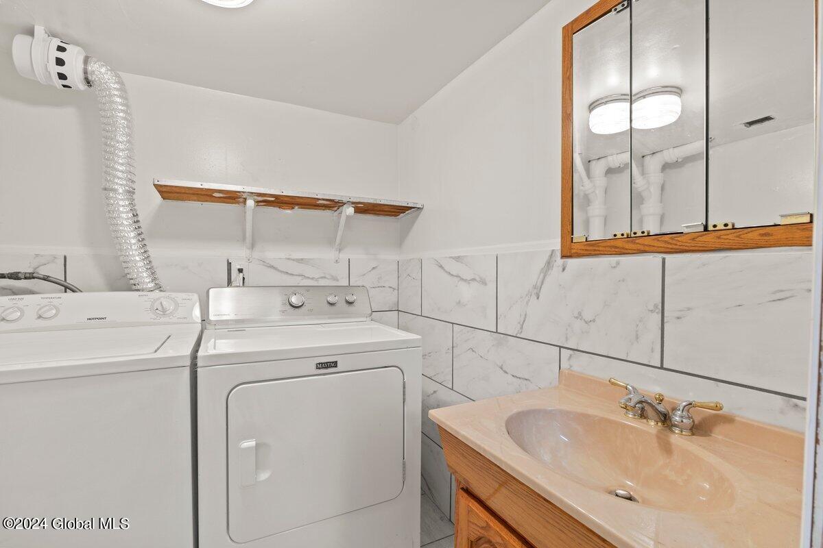 179 Russell Road Albany, NY 12203 - Photo 15 of 21 179 14