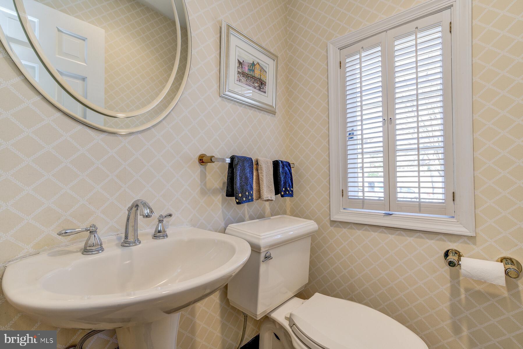 5700 Marengo Road Bethesda, MD 20816 - Photo 56 of 58 Powder room main level