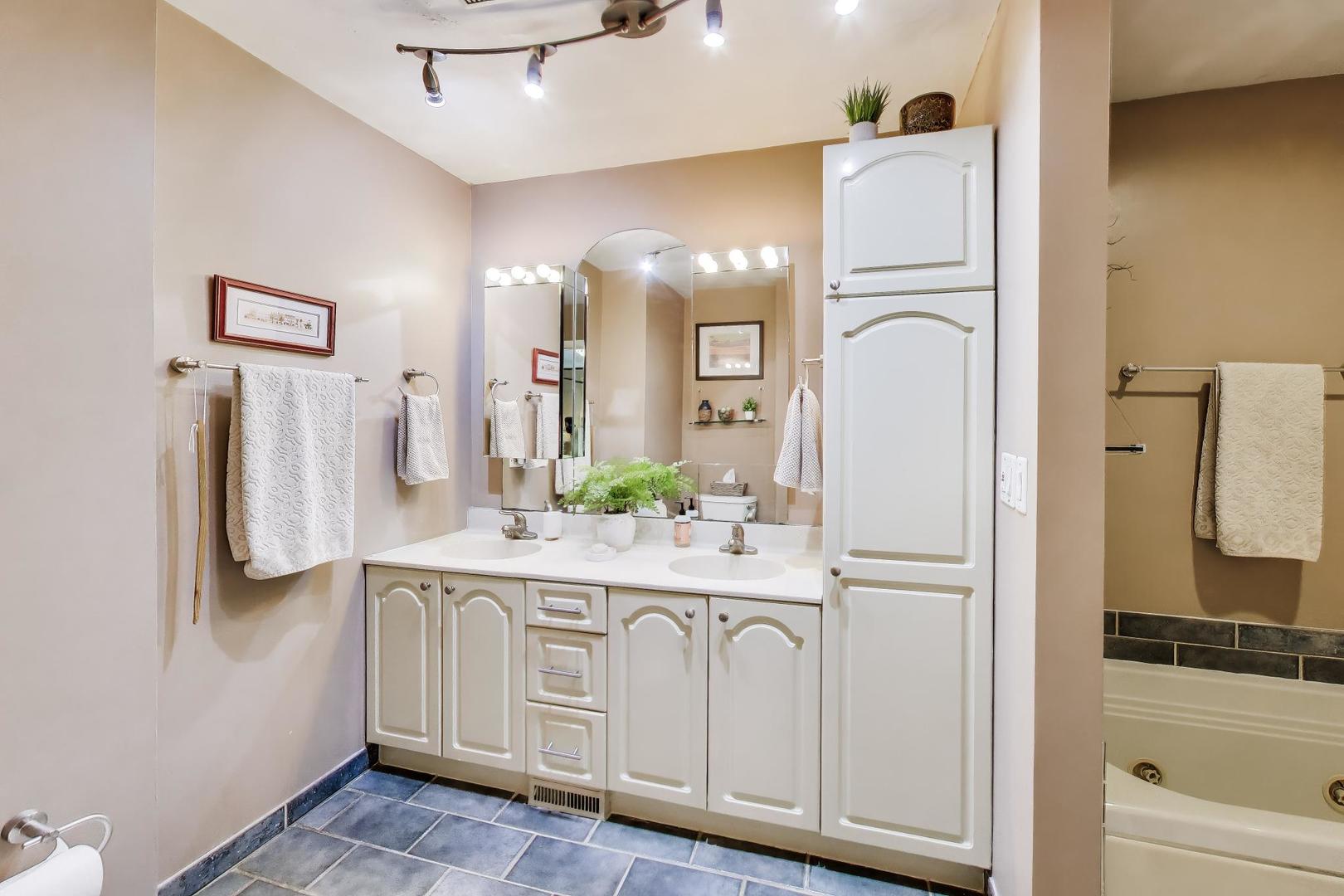 1 Maple Tree Court Elmhurst, IL 60126 - Photo 15 of 34