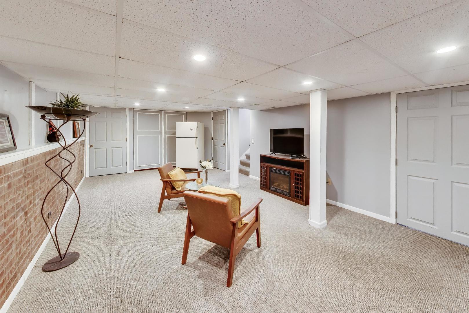 1 Maple Tree Court Elmhurst, IL 60126 - Photo 23 of 34