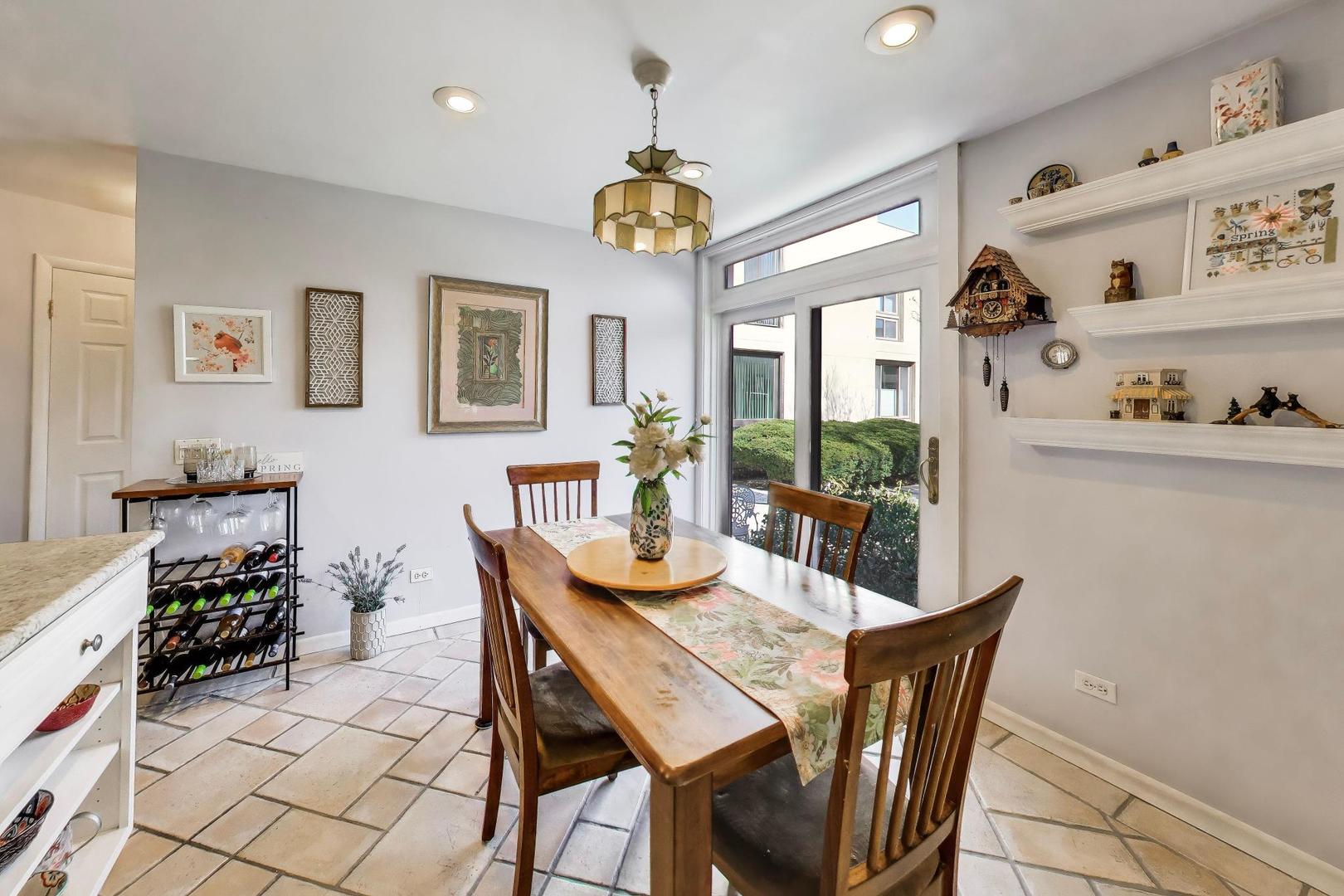 1 Maple Tree Court Elmhurst, IL 60126 - Photo 5 of 34