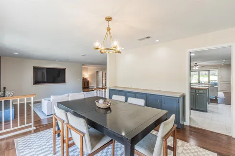 $687,000 | 18 Crosslands Road, Benbrook, TX 76132