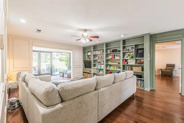 $700,000 | 18 Crosslands Road, Benbrook, TX 76132