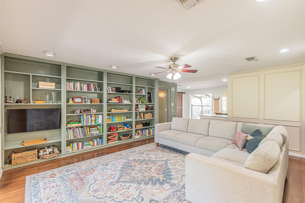 18 Crosslands Road Benbrook, TX 76132 - Photo 22 of 39