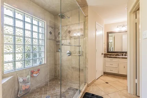 $687,000 | 18 Crosslands Road, Benbrook, TX 76132