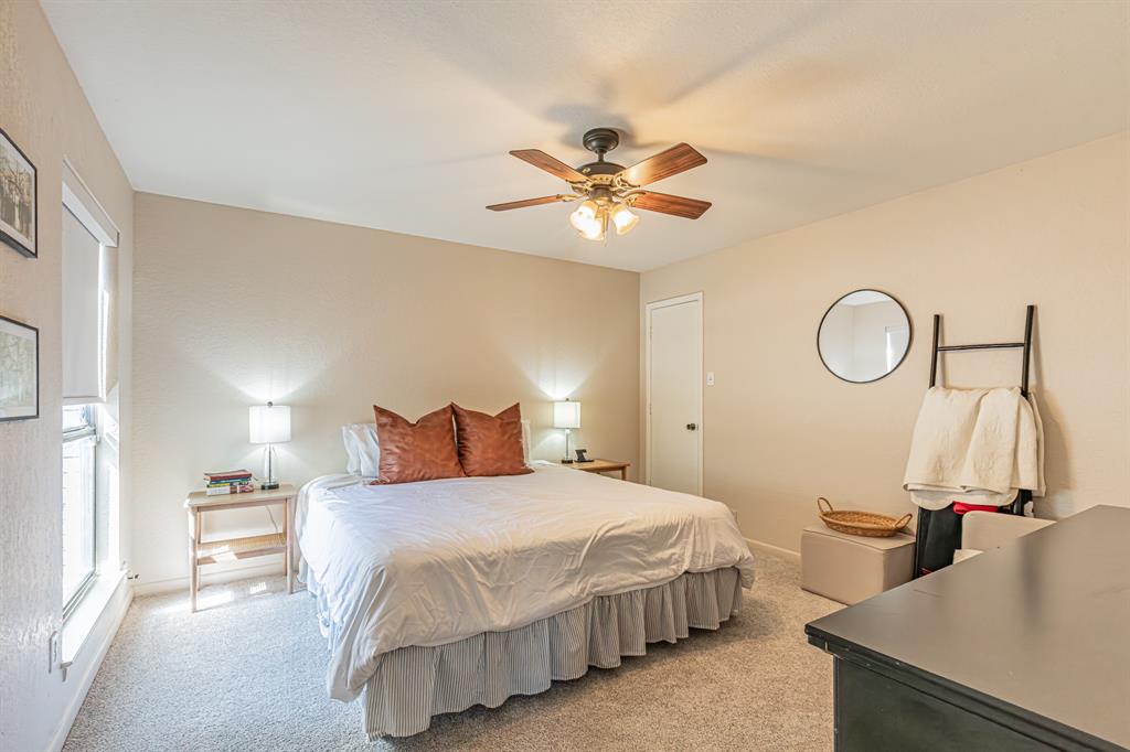 18 Crosslands Road Benbrook, TX 76132 - Photo 32 of 39 Bedroom 2