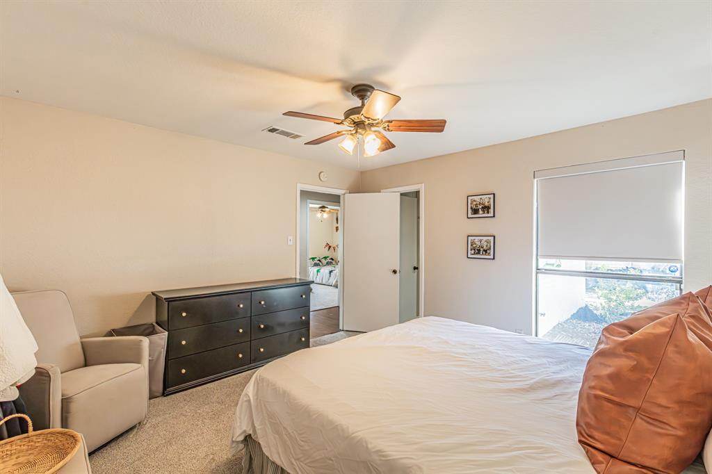 18 Crosslands Road Benbrook, TX 76132 - Photo 33 of 39 Bedroom 2