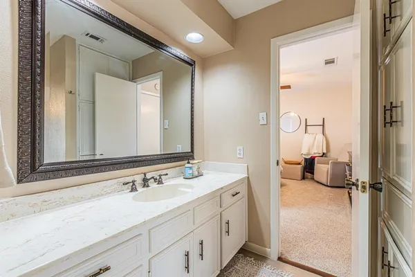 $700,000 | 18 Crosslands Road, Benbrook, TX 76132