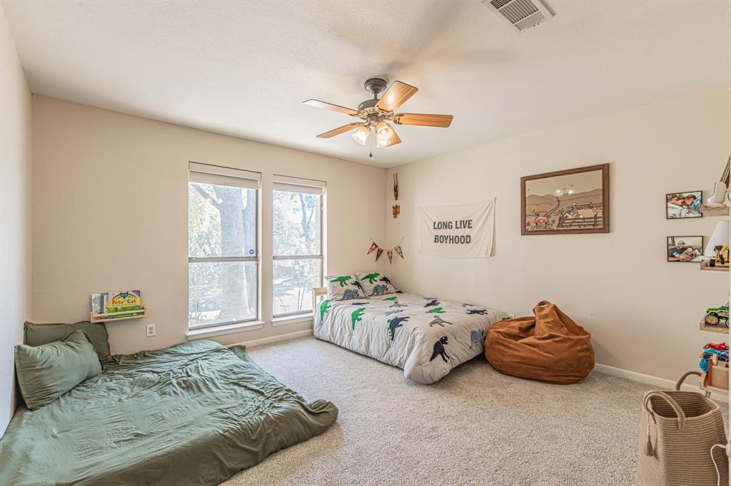 18 Crosslands Road Benbrook, TX 76132 - Photo 35 of 39 Bedroom 3