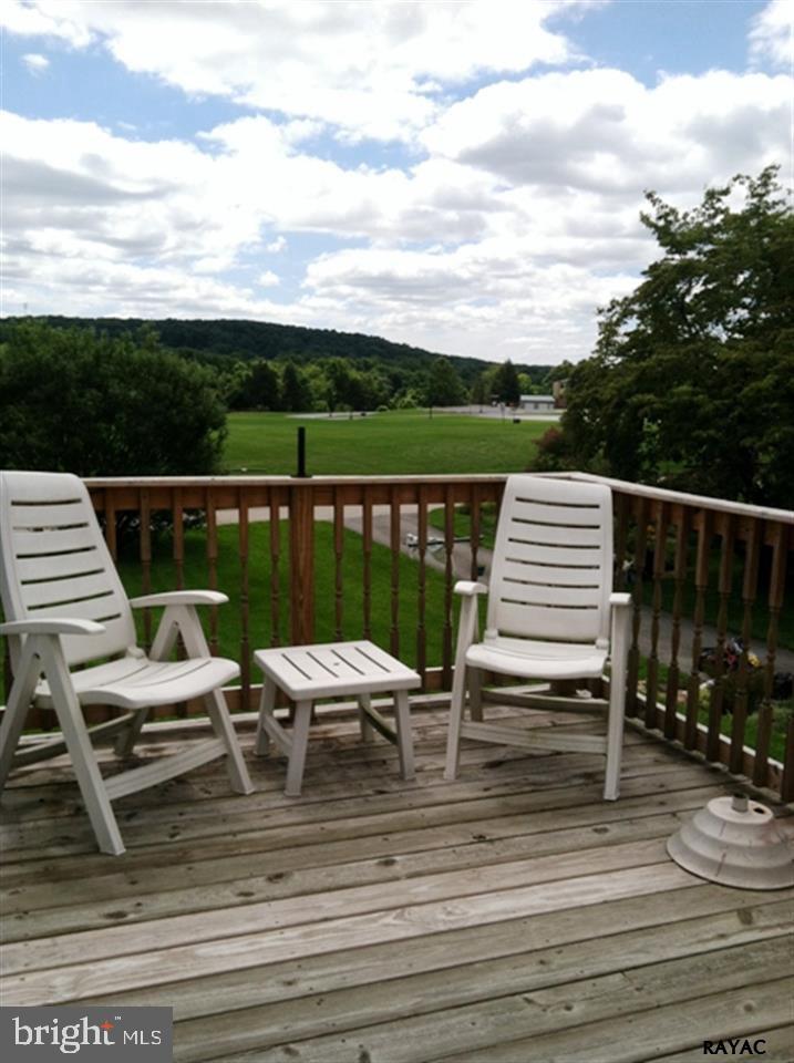 409 Maple Street Manchester, PA 17345 - Photo 27 of 35 Gallery Image 27