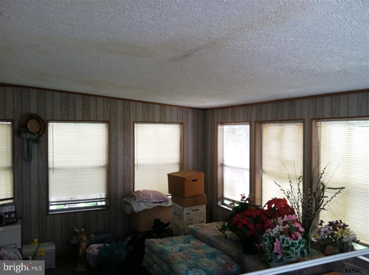 409 Maple Street Manchester, PA 17345 - Photo 28 of 35 Gallery Image 28