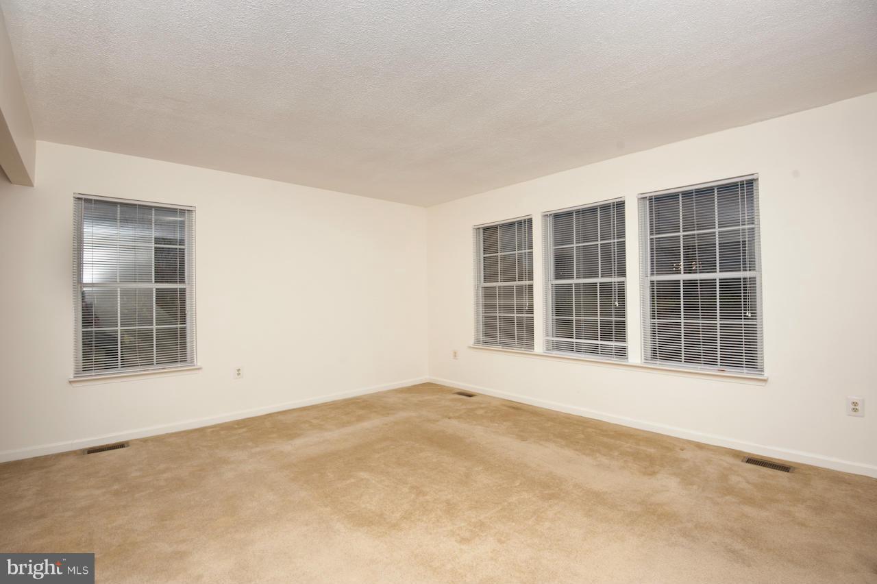 14 Wells Road Stafford, VA 22556 - Photo 9 of 22 Sun Drenched Living Room