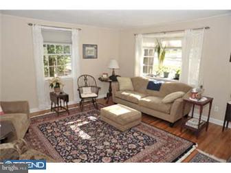 133 Wood Road Springfield, PA 19064 - Photo 2 of 12 Living Room