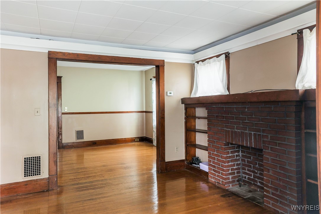 148 Nassau Avenue Tonawanda Town, NY 14217 - Photo 4 of 40