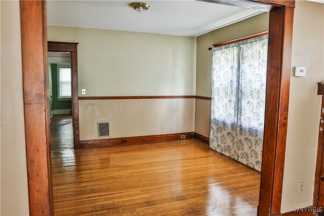 148 Nassau Avenue Tonawanda Town, NY 14217 - Photo 8 of 40