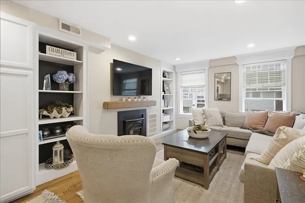 $5,250 | 120 Elm Street, Boston, MA 02129