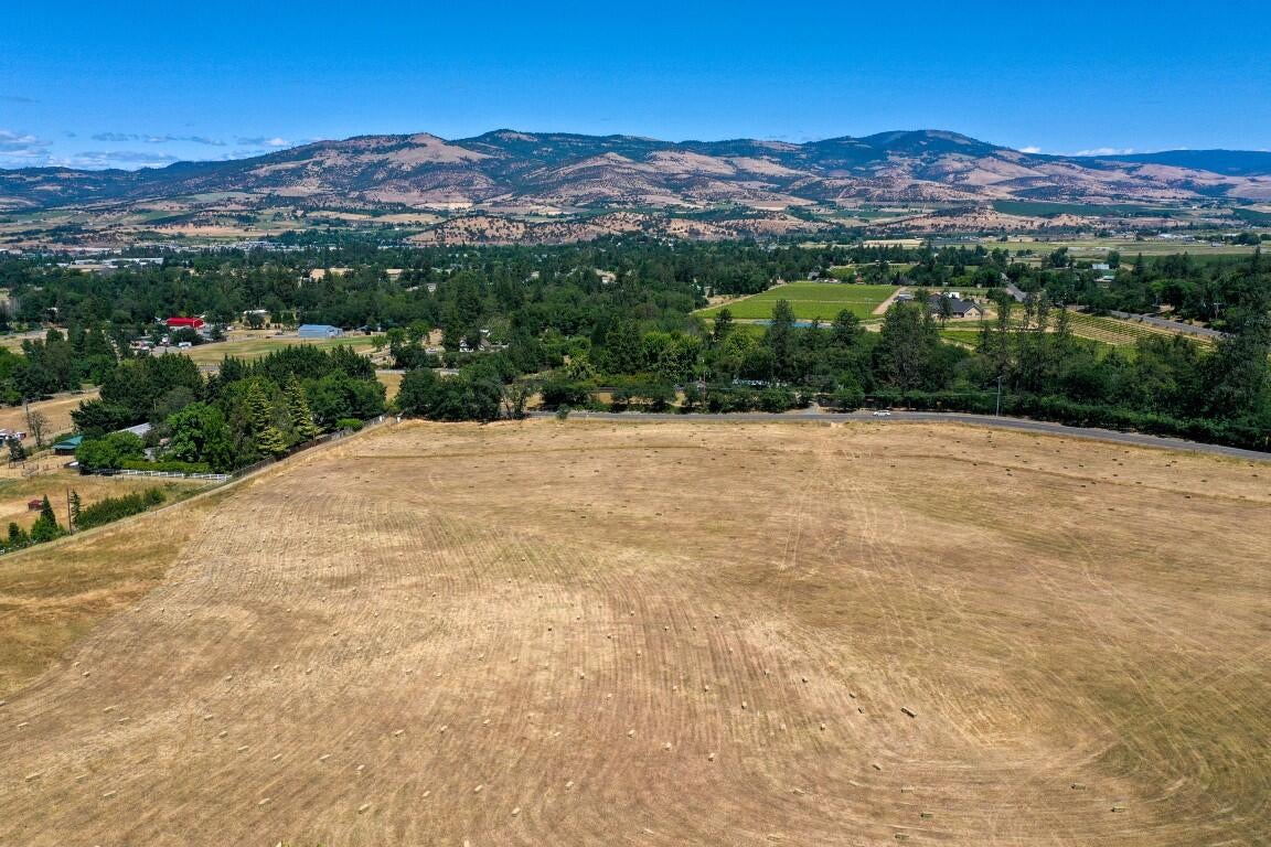 2692 Pioneer Road Medford, OR 97501 - Photo 65 of 66 23.88 irrigated acres