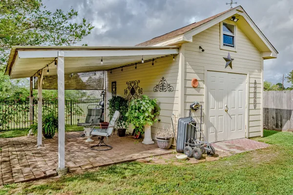 $350,000 | 3970 Inverness Drive, Beaumont, TX 77707